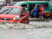 Tips Supaya Mobil Tidak Mogok Saat Menerjang Banjir