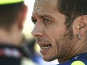 Valentino Rossi Permusuhan Aneh Dengan Lorenzo