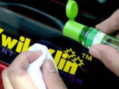 Cara Membersihkan Bekas Stiker di Bodi Motor