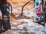 Panduan Memilih Sepatu yang Aman untuk Riding