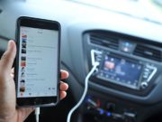 Bolehkah Mendengarkan Musik Di Mobil?