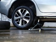 14 Langkah Cara Ganti Ban Mobil Yang Cepat dan Efektif Saat PSBB