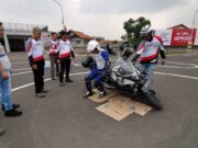 Hindari Cedera, Ini Cara Mendirikan Big Bike Saat Terjatuh