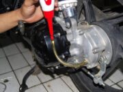 Ini Ciri Oli Gardan Motor Matic Harus Diganti