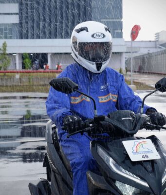 Tidak Hanya Jas Hujan, Inilah Perlengkapan Yang Wajib Digunakan Ketika Hujan