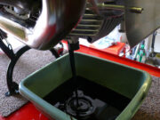 5 Penyebab Oli Mesin Motor Cepat Habis