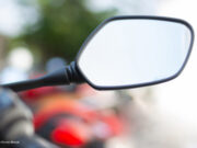 Trik Sederhana Bikin Kaca Spion Berkilau