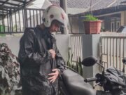 Perlengkapan Berkendara Yang Harus Dibawa Saat Hujan