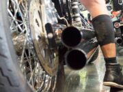 4 Tips Jika Kaki Tersentuh Knalpot Panas