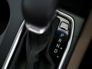 Efek Buruk Memposisikan Tuas di D Saat Mobil Matic Berhenti