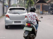 Etika Menyalakan Sen Waktu Naik Motor