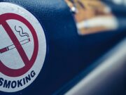 Aturan Hukum dan Sebab Sopir Dilarang Merokok Saat Mengemudi Mobil