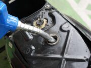 Apa Yang Terjadi Jika Anda Mengisi Tangki Bensin Kepenuhan?