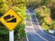 5 Cara Pindah Gigi Mobil Matic di Tanjakan