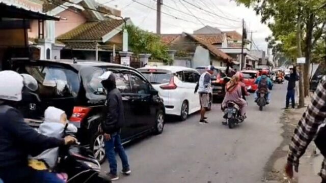 AEYeuFdy5R kemacetan panjang sabtu 14 jan 2023