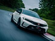 Honda Civic e:HEV dan Honda Civic Type R Raih Penghargaan Bergengsi