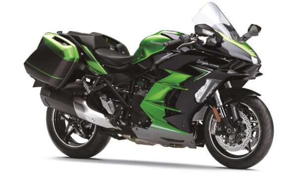 2023-kawasaki-ninja-h2-sx-se---studio---right-side-angle-view-with-luggage