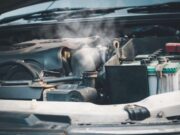 Hati-hati! Air Radiator Yang Bocor Bisa Membuat Mesin Overheat