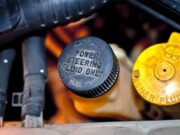 Penyebab & Dampak Buruk Dari Kebocoran Cairan Power Steering