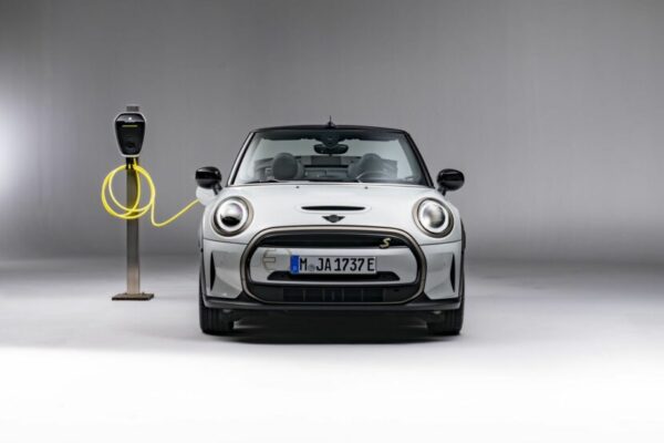 MINI-Cooper-SE-Convertible-White-Silver