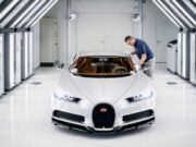 Bugatti Menghabiskan Sedikitnya 600 Jam Untuk Melukis Mobil