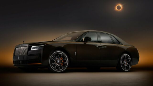 https___www.carscoops.com_wp-content_uploads_2023_10_Rolls-Royce-Black-Badge-Ghost-Ekleipsis-1s-1024x576