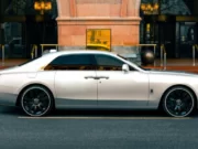 Rolls-Royce Meluncurkan One-of-A-Kind Manchester Ghost Commission