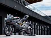 Ducati Panigale V2 2024 Mendapat Makeover Black-On-Black Untuk Tahun Baru