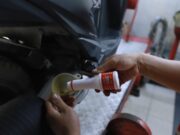 Cara Menggunakan Oil System Cleaner Untuk Bersihkan Bagian Dalam Mesin