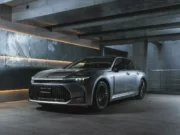 Toyota Meluncurkan Foto Sedan Crown Baru