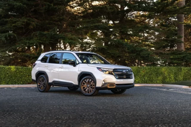 2025-Subaru-Forester-1117-14-1536x1025