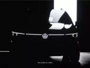 VW Golf Facelift 2025 Menampilkan LED dan Emblem Menyalanya