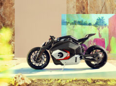 BMW Tunda Produksi Sepeda Motor Listrik