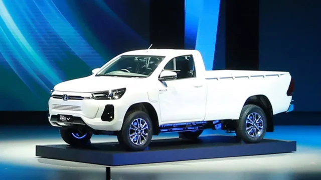 2022-Toyota-Hilux-BEV-Concept-Thailand-4-1536x864