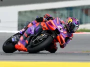 Jorge Martin menang balapan MotoGP Portugal, Francesco Bagnaia dan Marc Marquez bertabrakan