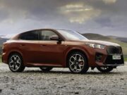 BMW iX2 Tampil Stylish Dalam Warna Merah Api Dengan Velg 20 Inci