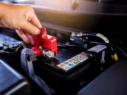 Cara Mengatasi Aki Mobil Soak