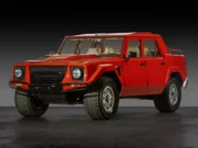 Aston Martin Ingin Membuat Lamborghini LM002