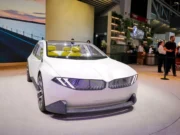 BMW Mengatakan Sedan Listrik M Pertama Akan “Mengalahkan Segala Sesuatu yang Pernah Anda Lihat”