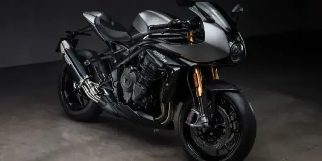 Triumph_Speed_Triple_1200_RR_limited_edition_52c6b148b1-750x375
