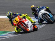Valentino Rossi Mengendarai Motor Eddie Lawson GP di Lintasan Balap