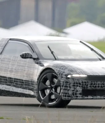 Mobil Listrik BMW Misterius Tertangkap Kamera