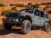 Jeep Wrangler V-6 Hanya Bertransmisi Manual pada Tahun 2025