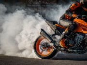 KTM 990 Duke R, Versi upgrade dari 990 Duke, dan lebih bertenaga