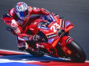 “Bau” hujan memungkinkan duo pabrikan Ducati menghindari kesalahan Jorge Martin