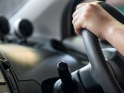 Kenapa Setir Mobil Harus Lurus Saat Parkir?