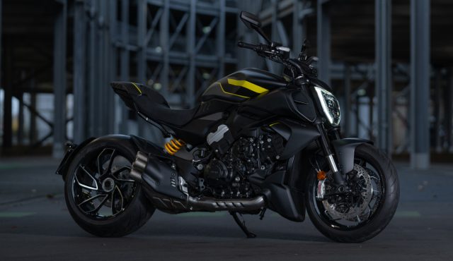 2024-12-05_Diavel-V4-New-Color-editorial-img-wide-1330x768