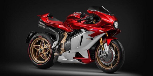 SUPERVELOCE-1000-SERIE-ORO-8-1200x800-1-1140x570