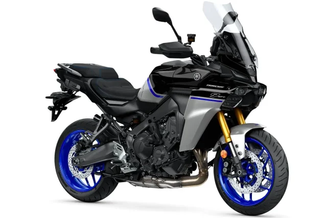 2025_MTT890D-SK_SMX_EUR_YAM_TRACER9GT_JP_without-side-cases_STU_001_03