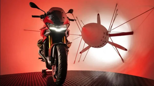 moto-guzzi-v100-mandello-wind-tunnel-edition---hero